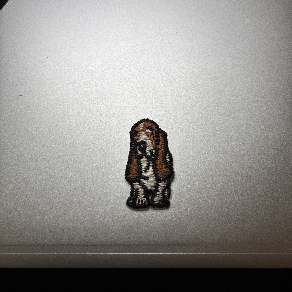 VTG Brown White Basset Hound Dog Patch Embroidered Cut out Sew On on (1" Tall)